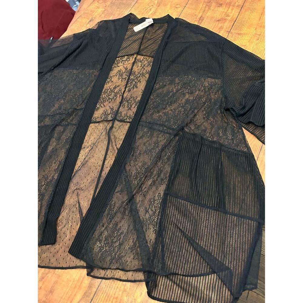 Sz M/L‎ - NEW Victoria Secret Lace Kimono/robe